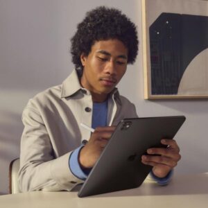 Apple iPad Pro 5G Apple M TD-LTE & FDD-LTE 2 TB 33 cm (13") 16 GB Wi-Fi 6E (802.11ax) iPadOS 17 Nero - 0195949470288